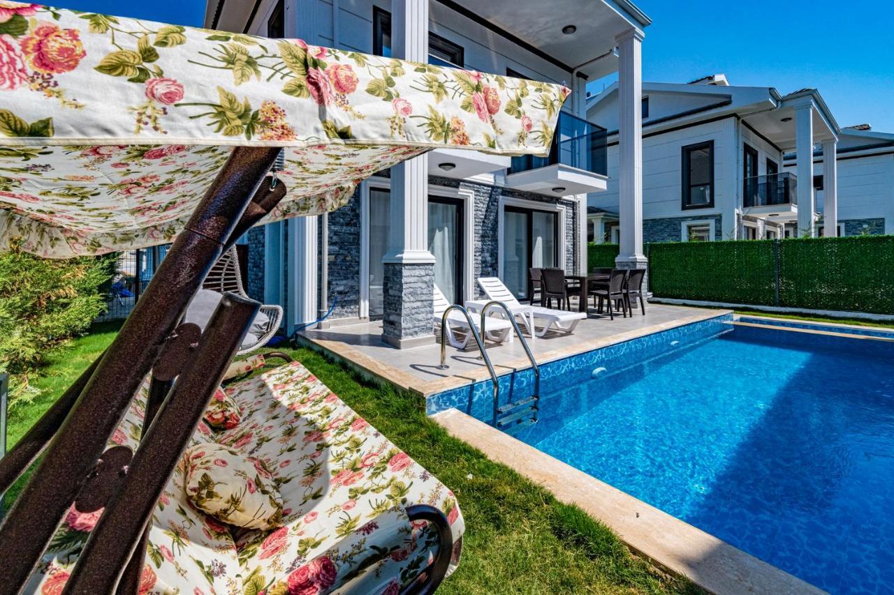Salkim- 4 Bedroom Holiday Villa In Oludeniz フェティエ エクステリア 写真